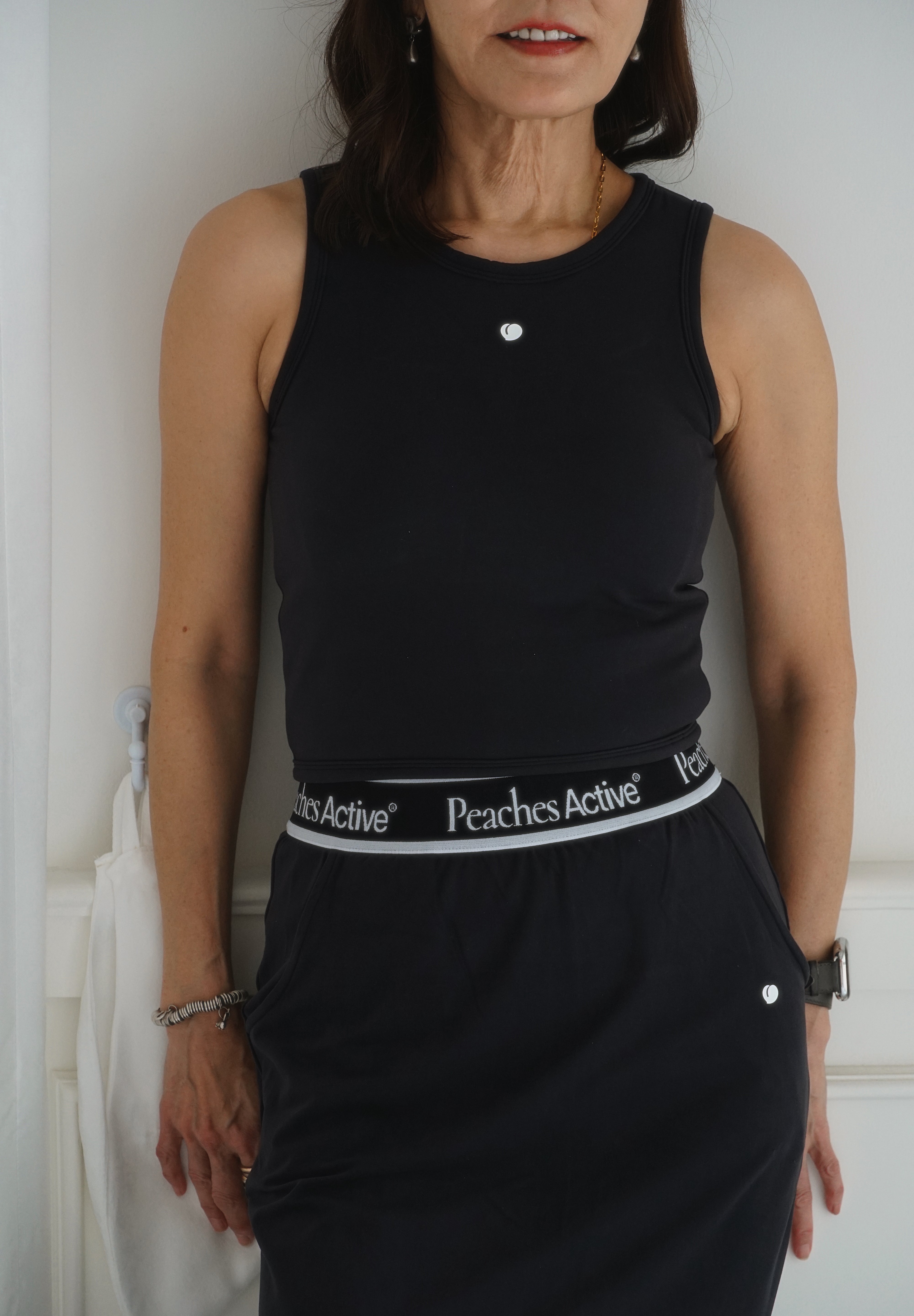 Flyaway UltraSculpt Cropped Top with Built-In Bra – Black Edition