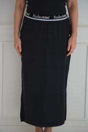 Flyaway Flow Skirt – Black Edition