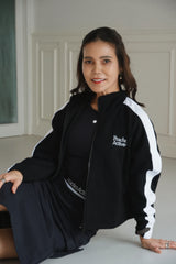Zip-Up Workout Jacket – Flyaway – Contrast Stripe (Black Edition)